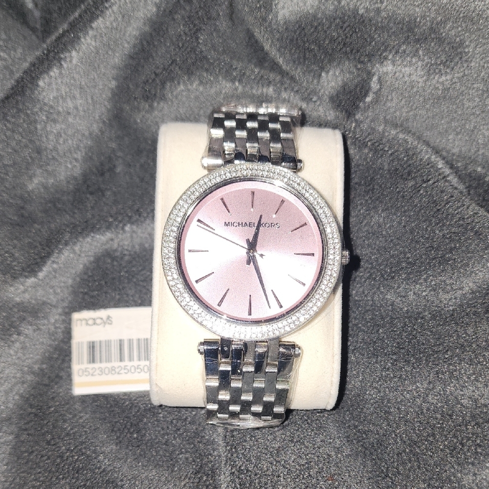 Michael Kors Pink and Silver Analog Watch with Sleek Design